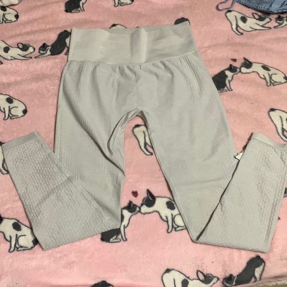 Grey gym shark leggings
